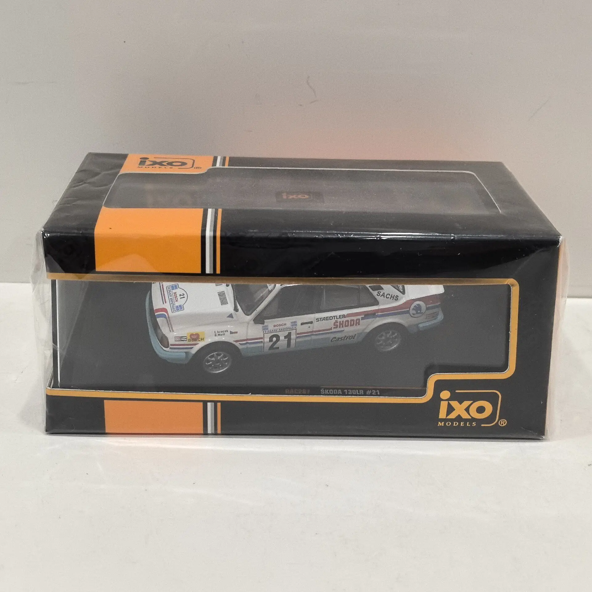 

Flaws Diecast IXO 1/43 Scale SKODA 130LR # 21 1986 3y Racing Alloy Car Model