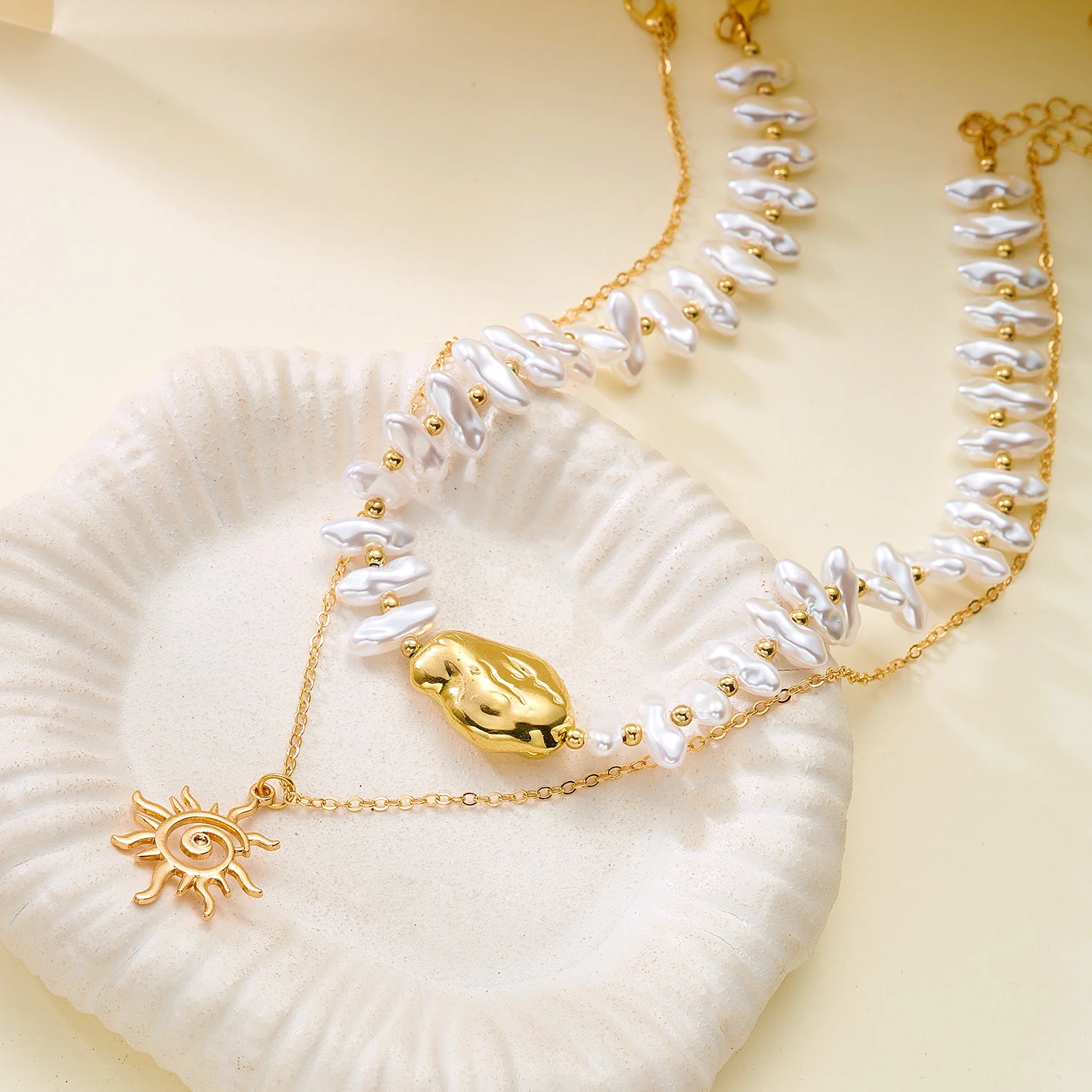 Boho Mehrschichtige Sonnenanhänger-Halskette für Frauen Unregelmäßige Perlen-Choker Statement-Schmuck Sommer Strand Urlaub Geschenk – Detail 5