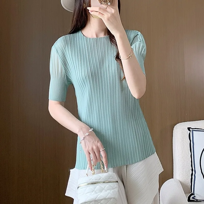 

Футболка Miyake Bubble с коротким рукавом, летняя новинка 2026, плиссированная, простая, повседневная, легкая, эластичная, из полиэстерового крепа, женская одежда