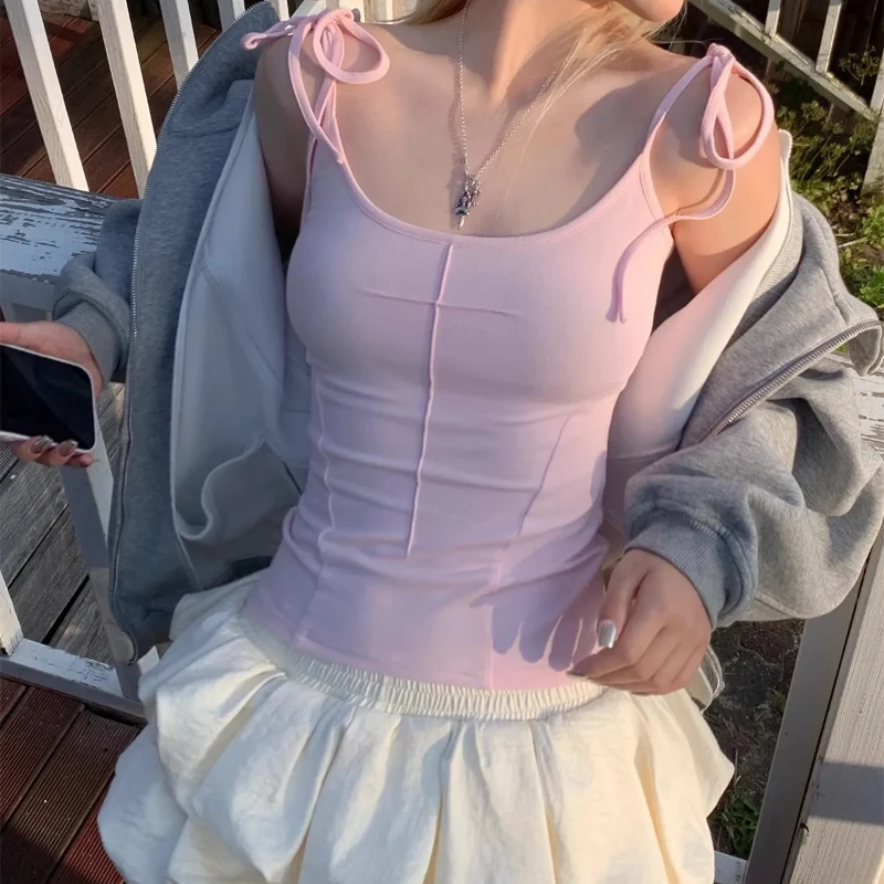 Damen-Sommeroberteil mit transparenten Ärmeln, Engelsflügeln, rückenfreien Trägern und enganliegendem Schnitt, perfekt als Oberbekleidung, mit reinem, transparentem Design.