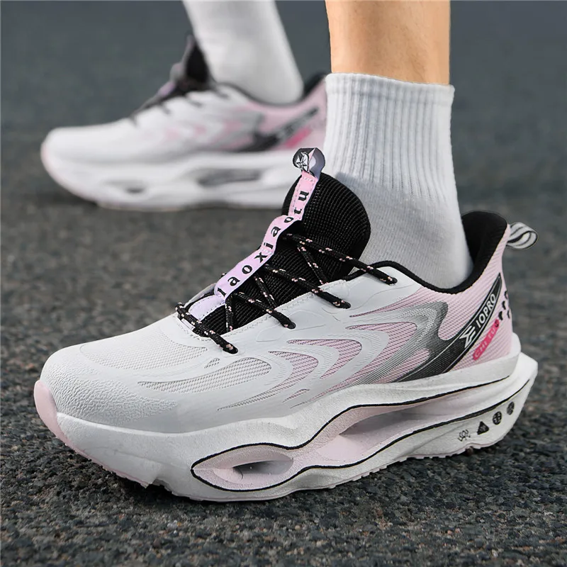 Herren-Laufschuhe mit durchbrochener Sohle, atmungsaktive Sportschuhe aus Mesh für den Sommer, hochelastische, stoßdämpfende Herrenschuhe mit dicker Sohle, die die Körpergröße erhöhen, leichte, rutschfeste und abriebfeste Herren-Laufschuhe für Outdoor-Aktivitäten, Fitness und den täglichen Gebrauch. – Detail 2