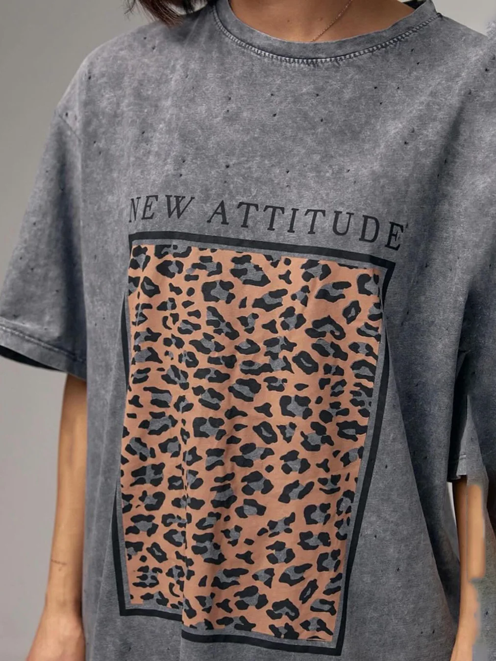2025 new casual versatile 100% heavyweight cotton short-sleeved t-shirt female washed black do old retro American ins loose top image 2