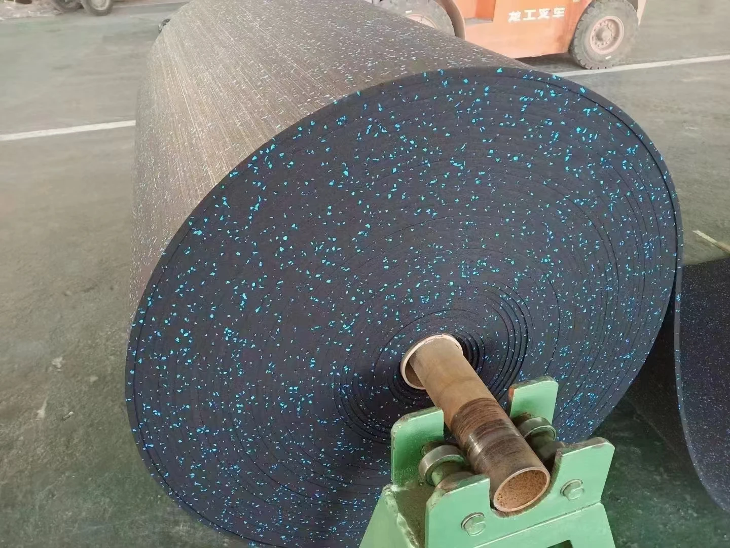 Fitness Equipment China Direct Manufacturers EPDM and SBR Non-slip Rubber Floor Roller Mat Gym