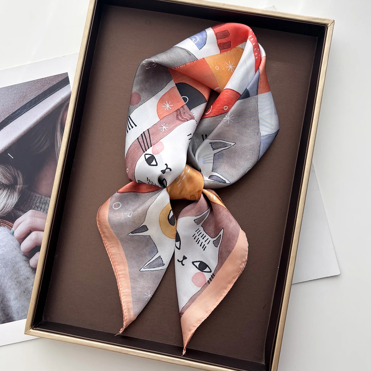 Nachahmung Seide Quadrat Schal Frauen Tier Katze Gedruckt Mode Zubehör Haarband Foualrd Bandana Halstuch – Detail 7