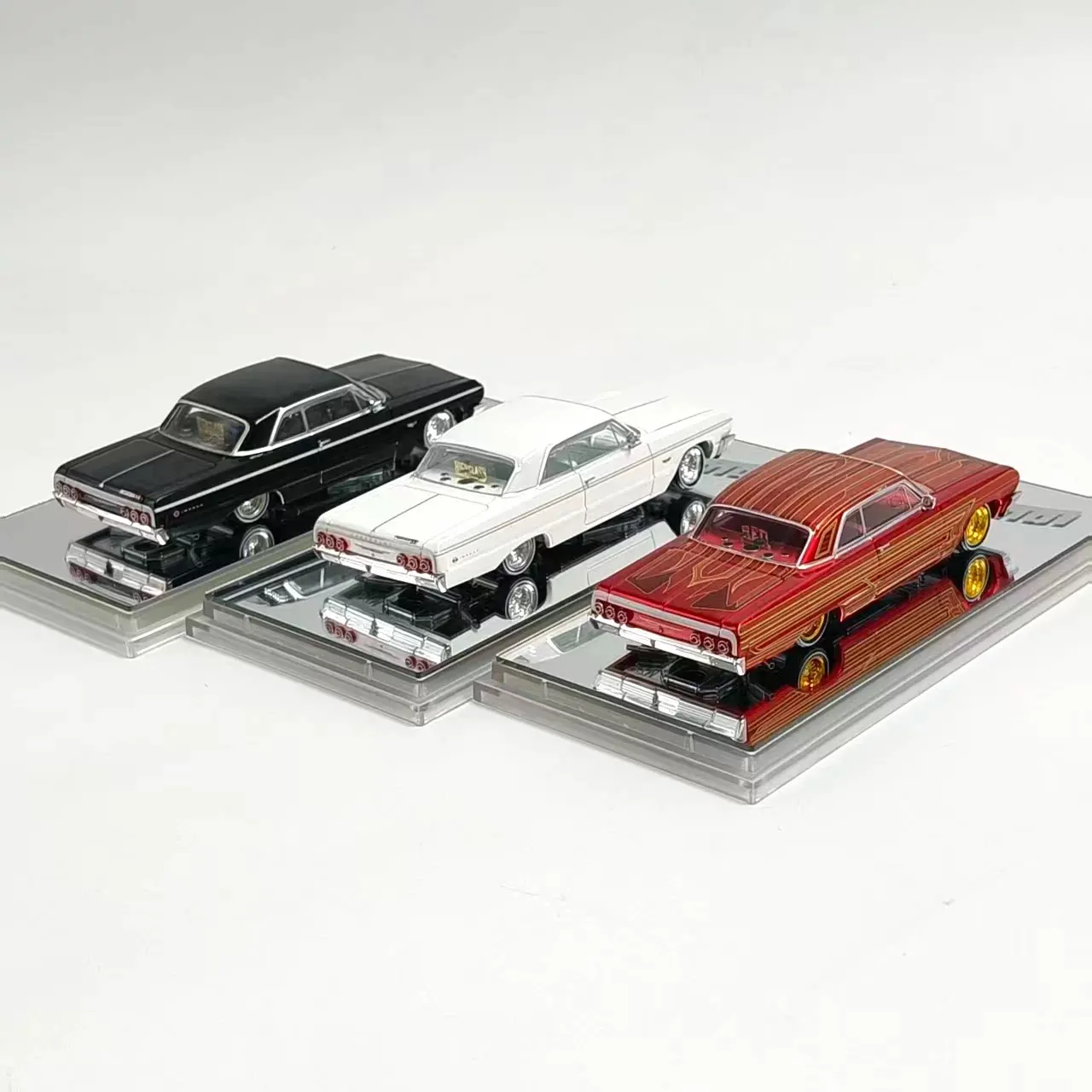 In Stock 1:64 97M 1964 Jumping Car Alloy Car Model Die-Cast Static Car Model Creative Decoration Item Holiday Gift
