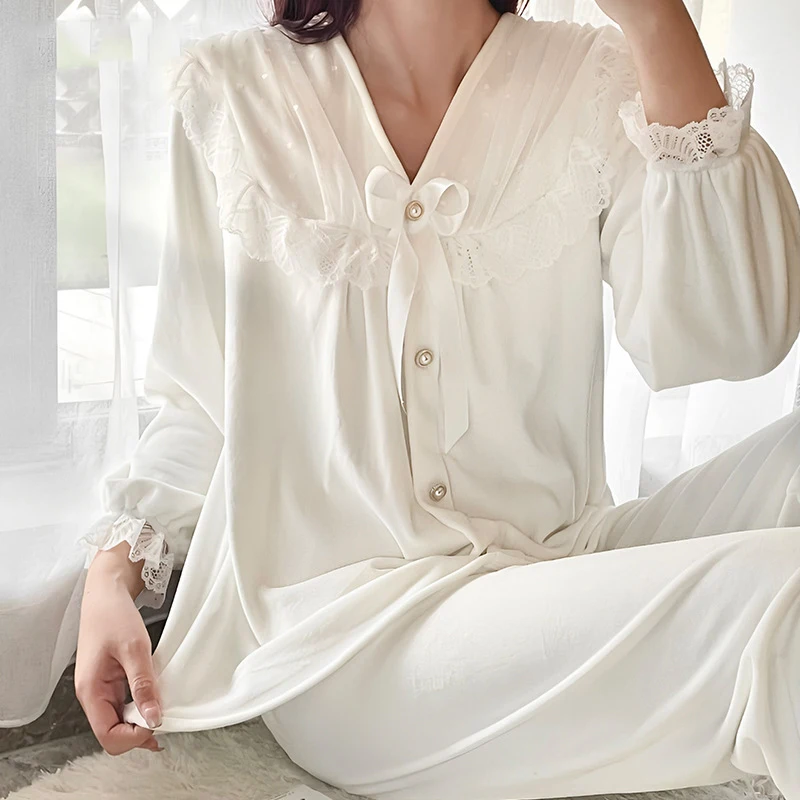 Island Velvet Pajamas Set Sweet Lace Trim Sleepwear Pyjama Pour Femme Loose Casual Lounge Wear Autumn Winter White Home Clothes