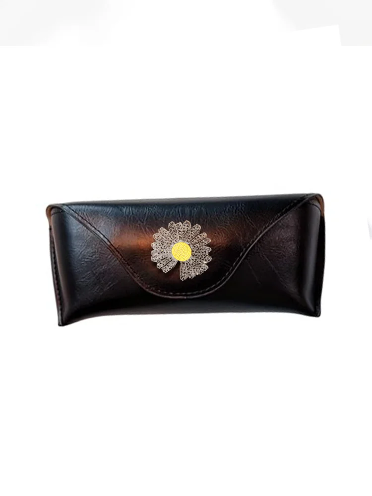 PU Material Eyewear Case High-End & Portable Diamond & Pearl Decor, Traditional Essence.