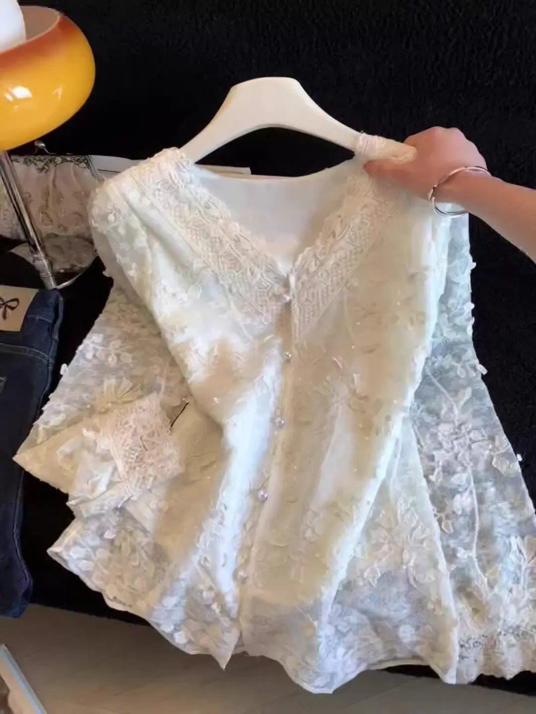 

Loose V-neck Pearl Button Lace Shirt French Style Breathable Long Sleeve Women's Top Elegant Casual Spring Fashion