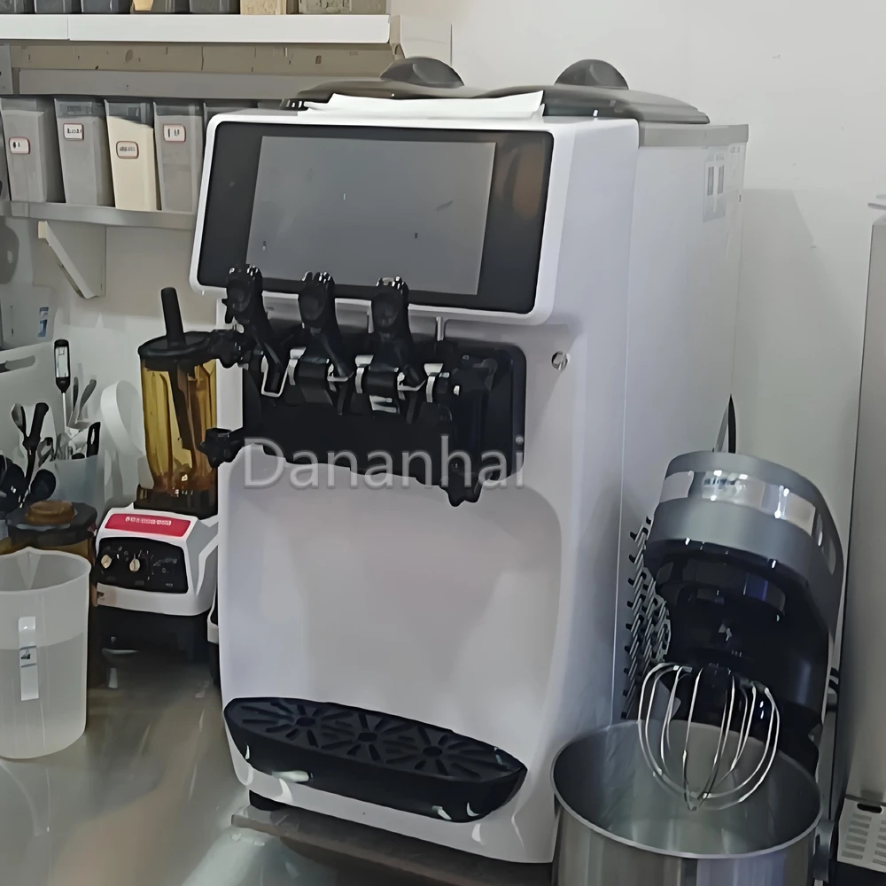 GT32ERLW Commercial Three Flavor Soft Ice Cream Maker 2900W Power Soft Serve Frozen Yogurt Machine For Snack Business