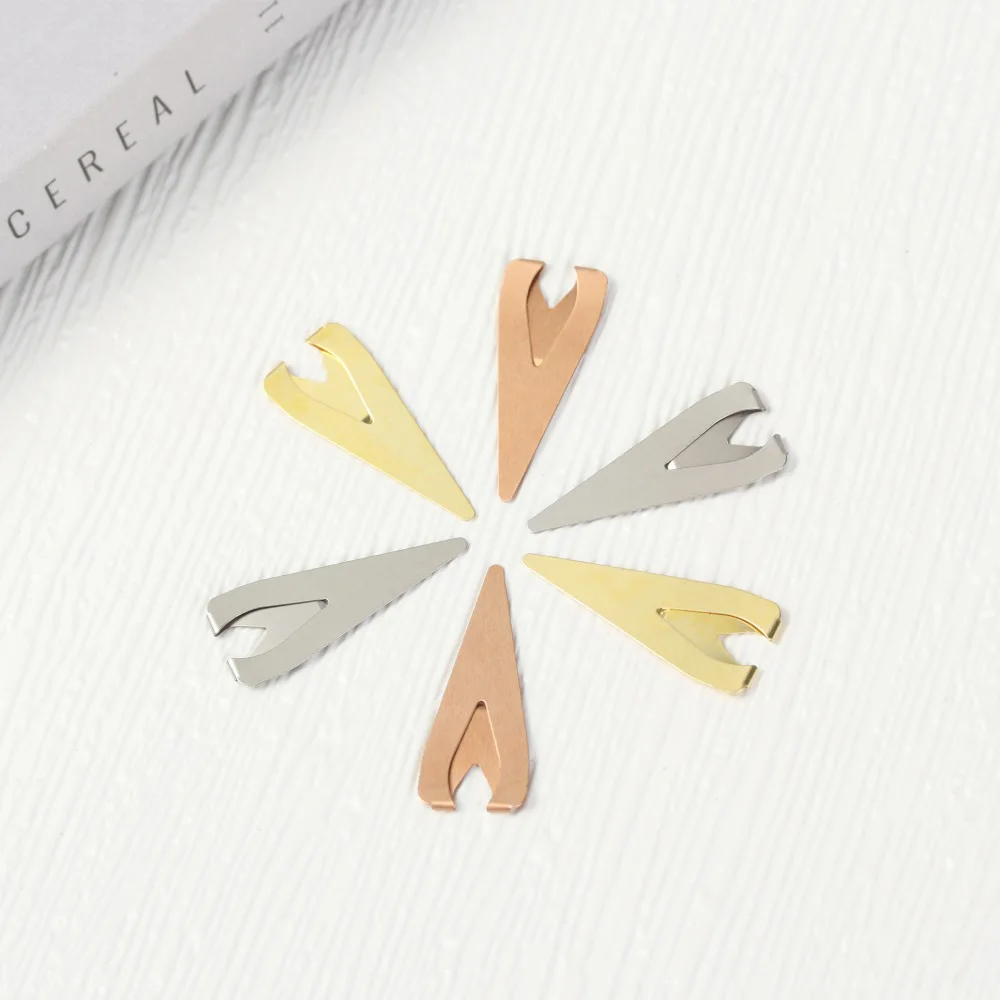 Hot Hollow out Creativity Book Holder Book Clip Bookmark Pagination