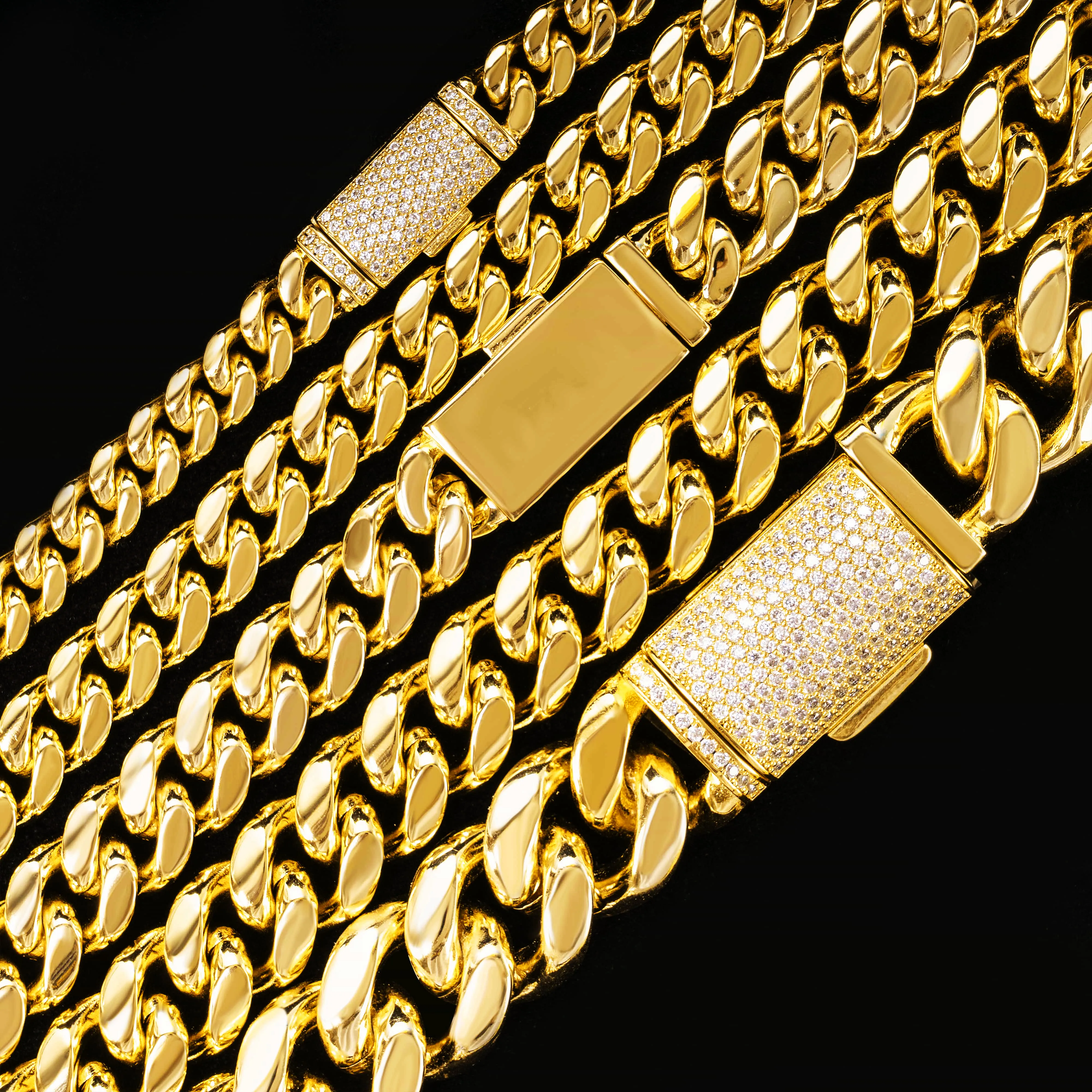10mm 12mm 8mm 14mm Iced Out Diamond Moissanite Clasp Miami Cuban Necklace 18k Gold Stainless Steel Gold Cuban Chain Necklace.