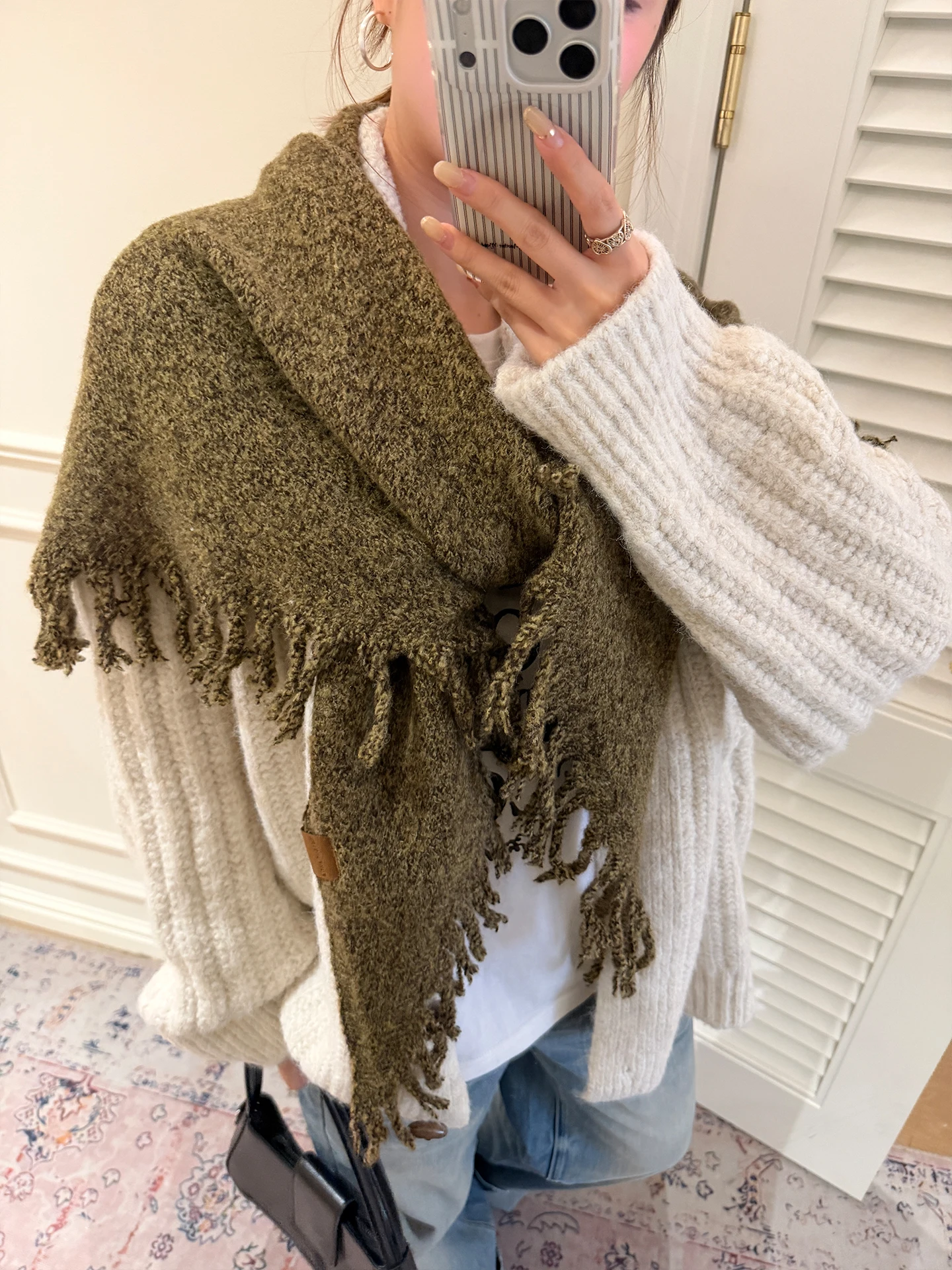 Korean Style Minimalist Solid Color Tassel Large Triangle Shawl Women's Winter Wool-Containing Fashionable High-End Warm Scarf