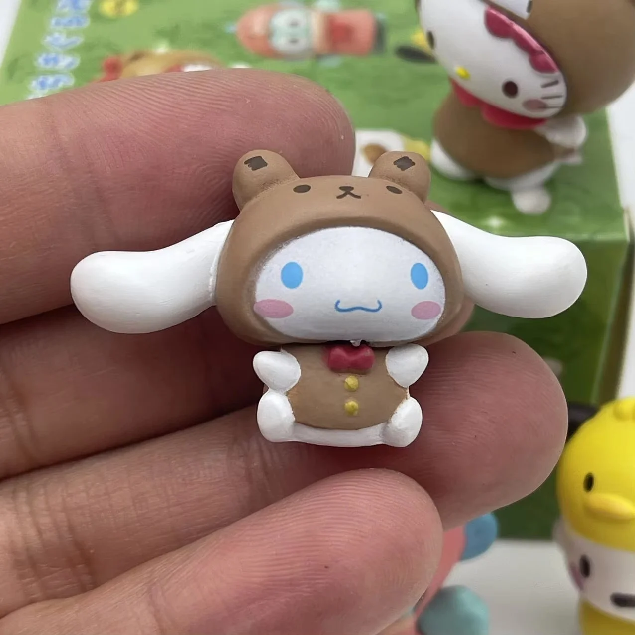 

Горячие персонажи Sanrio, костюм животных, украшения, милая кукла, Hello Kitty Kuromi Cinnamoroll, слепая коробка, милые игрушки, подарки на день рождения