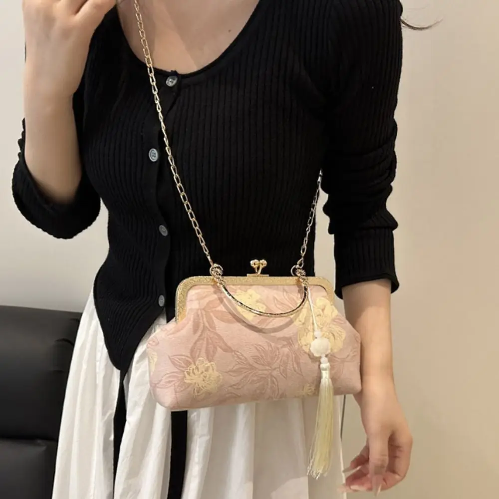 

Flower Pattern Chinese Style Handbag Elegant Cheongsam Accessories Embroidery Banquet Bag with Pendant Single Shoulder