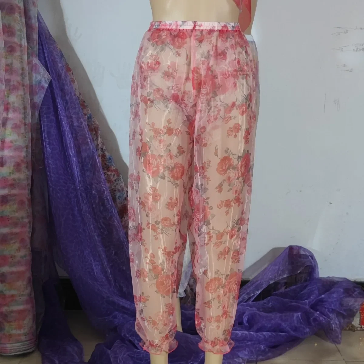 

Женские тонкие невидимые брюки-шорты с цветочным узором, сетчатые, прозрачные, сексуальные, шелковистые, пижамные, гладкие, облегающие, повседневные брюки