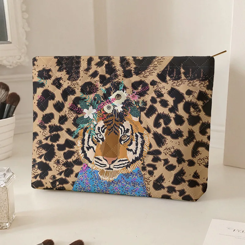 Vintage Leopard Tiger Print Cosmetic Bag, Boho Floral Tiger Makeup Pouch, Large Capacity Travel Toiletry Bag