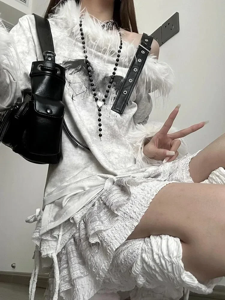 

Harajuku Women Irregular Grunge T-shirt Streetwear Slash Neck Y2k Aesthetic Vintage Fur Patchwork Tshirt Off Sohulder Tee Shirts