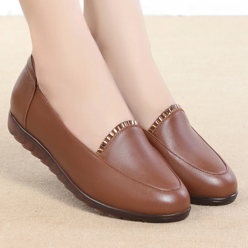 

Genuine Leather Soft Sole Shoes Low Heel Flat Non-slip Large Size Mid Mouth Women's Shoes Spring and Autumn Women's Shoes