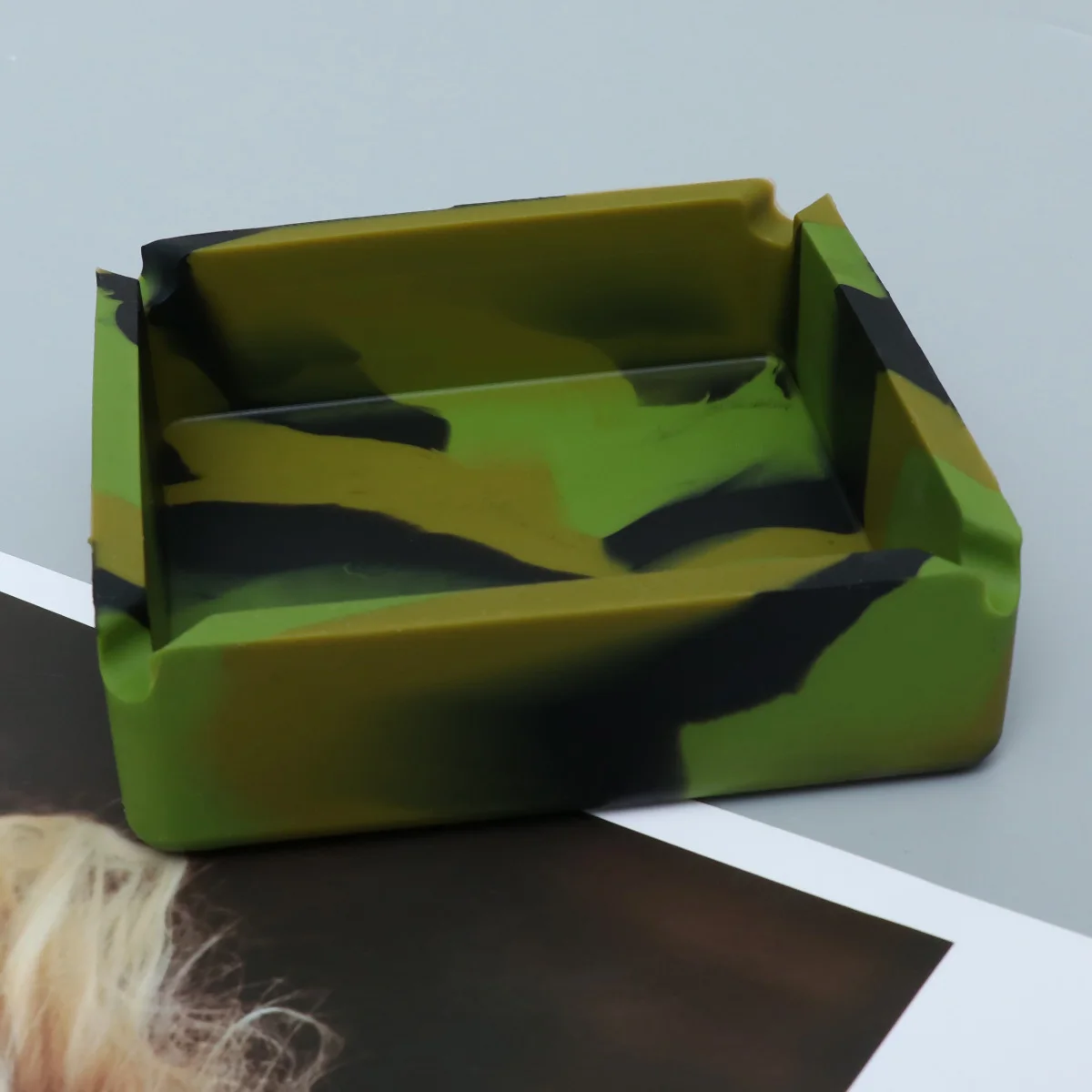 

High Temperature Resistant Ashtray Square Container Lightweight Holder Unbreakable