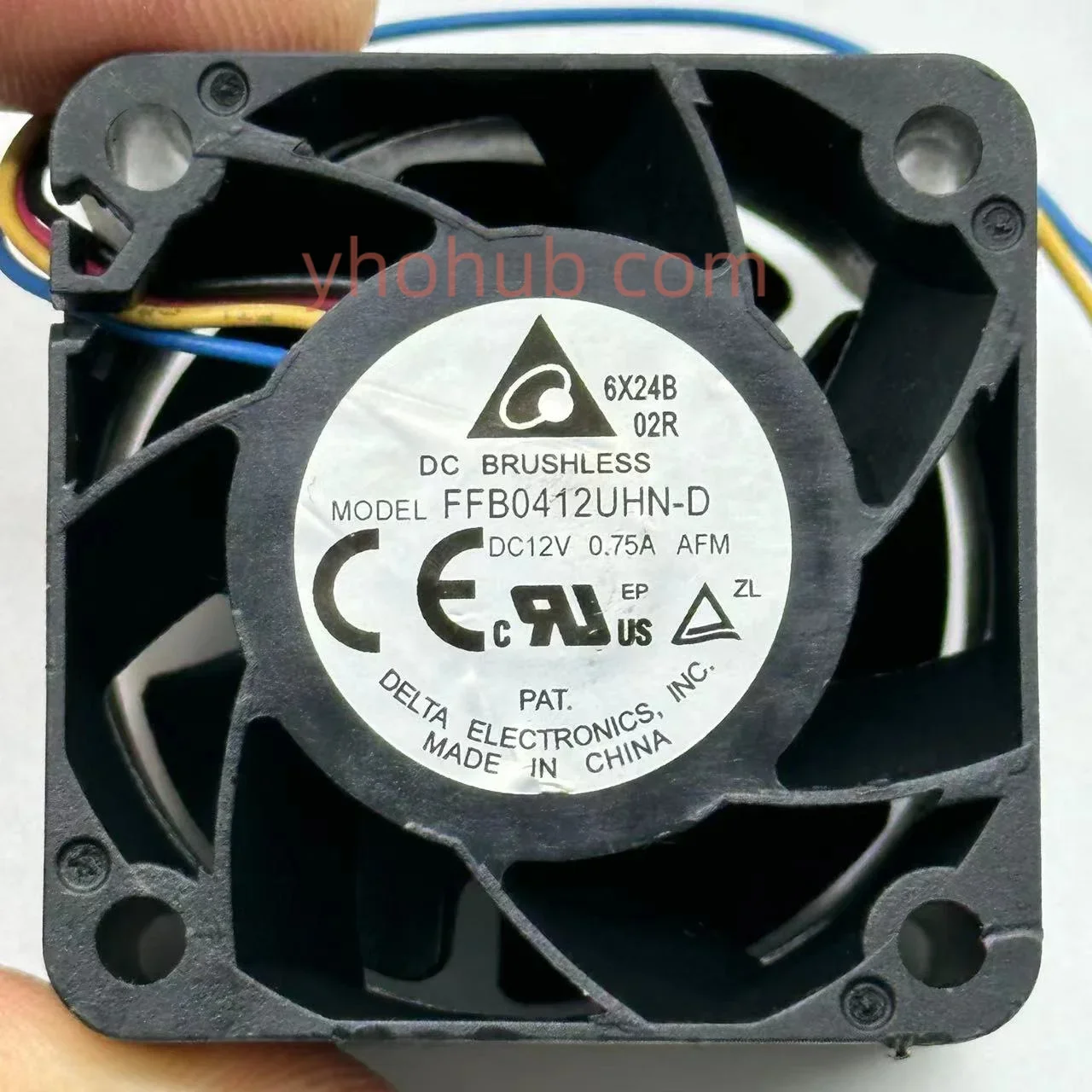 Delta FFB0412UHN-D DC 12V 0.75A 40x40x28mm 4-Wire Server Cooling Fan