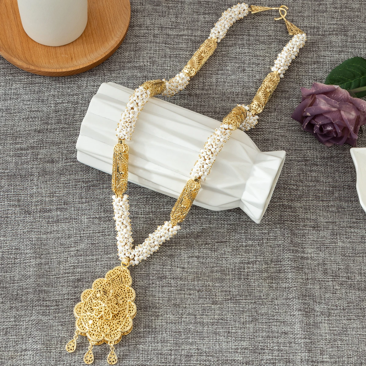 collana-classica-in-stile-etnico-con-catena-di-perline-fatta-a-mano-e-pendente-a-doppio-strato