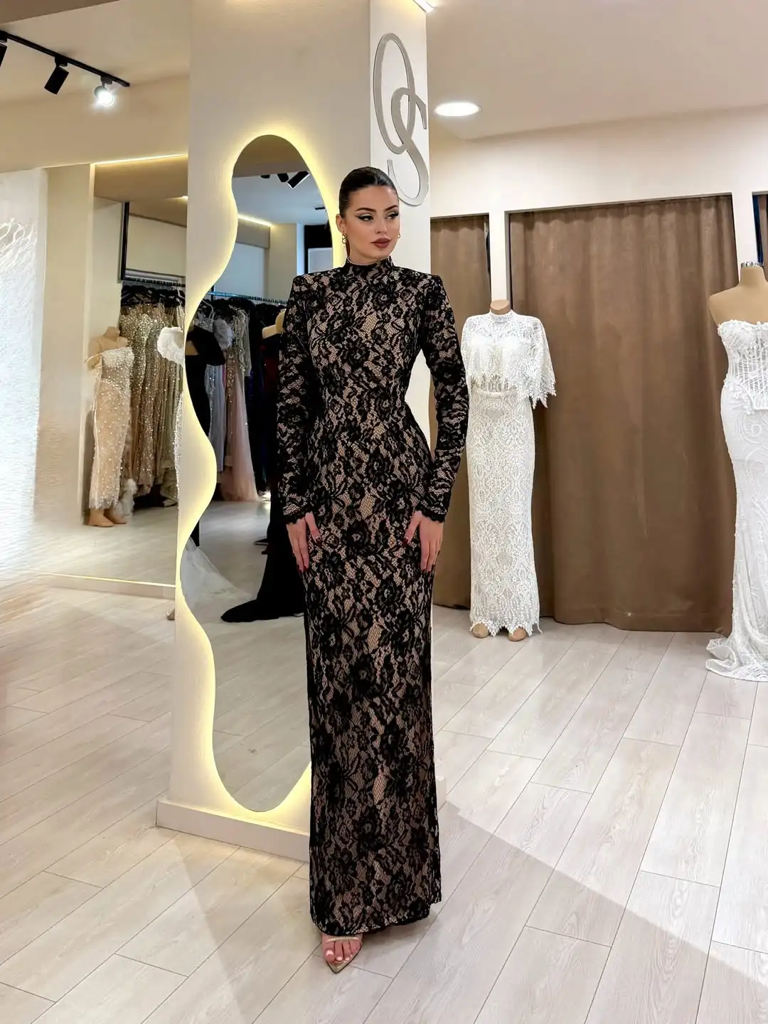 Elegante preto tendência de luxo bainha alta pescoço rendas costas abertas manga longa renda até o chão noite baile formal vestido de festa