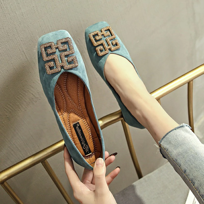 Exquisite Women's Flats Shoe New Fashion Metal Decoration Casual Shoes for Woman Elegant Work Shoes Designer Shoes Zapatos Mujer view 2