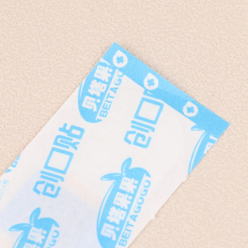 พลาสเตอร์กันน้ำ 50/120 ชิ้น โปร่งใส มองไม่เห็น ห้ามเลือด ระบายอากาศได้ ป้องกันการเสียดสี