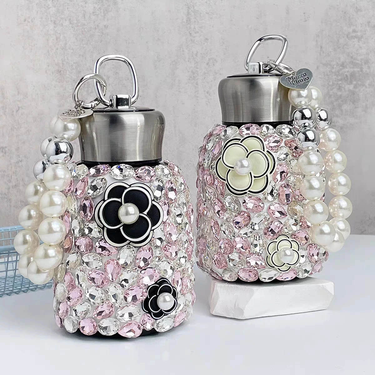 Stainless Steel Thermal Water Bottle with Rhinestone for Women Pearl Handheld Thermos Mug Leak-Proof Insulated Cup Drinkware