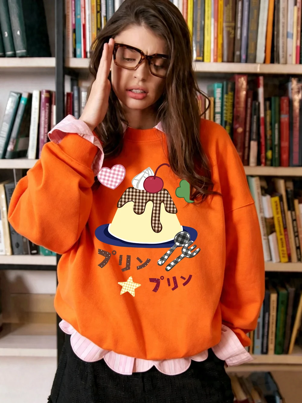 Sudaderas con estampado de pudín de caramelo japonés para mujer, sudaderas holgadas básicas, ropa cálida de forro polar con cuello redondo, jersey informal de otoño para mujer