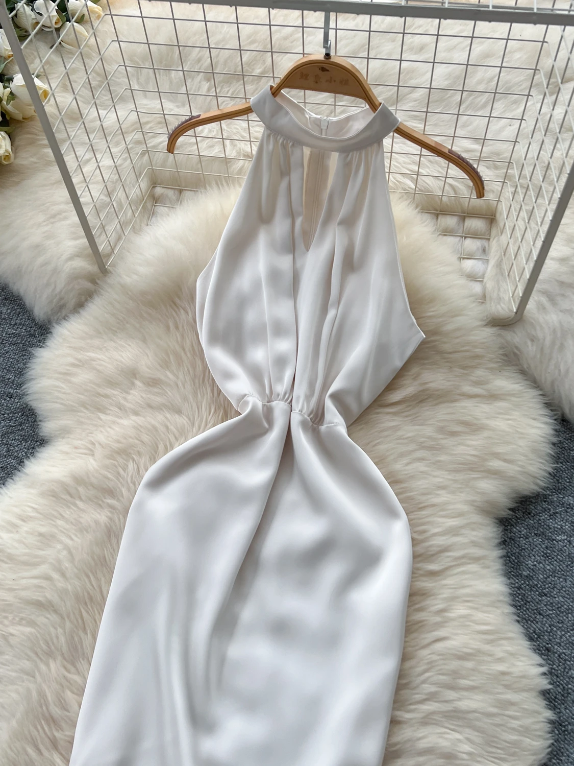 فستان صيفي أنيق بدون أكمام بياقة معلقة للنساء، تنورة طويلة بخصر مرتفع من الساتان بتصميم ذيل السمكة، فستان ميدي على الطراز الك... #1