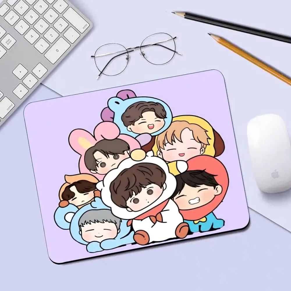 شعبية Kpop B-BT-S ماوس الوسادة الألعاب ماوس الوسادة لوحة ماوس صغيرة لألعاب الكمبيوتر سطح المكتب الديكور مكتب ماوس حصيرة