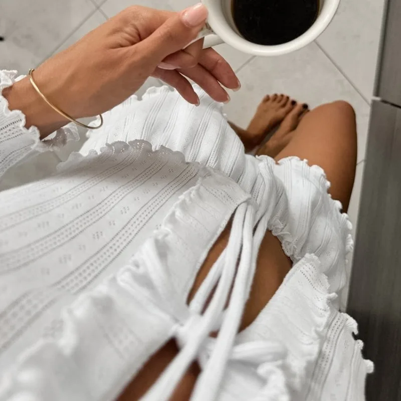 أطقم بيجامات نسائية شورتات بقصة ضيقة وأكمام طويلة ورقبة على شكل V سترة برباط علوي ملابس نوم متينة غير رسمية لصيف 2025