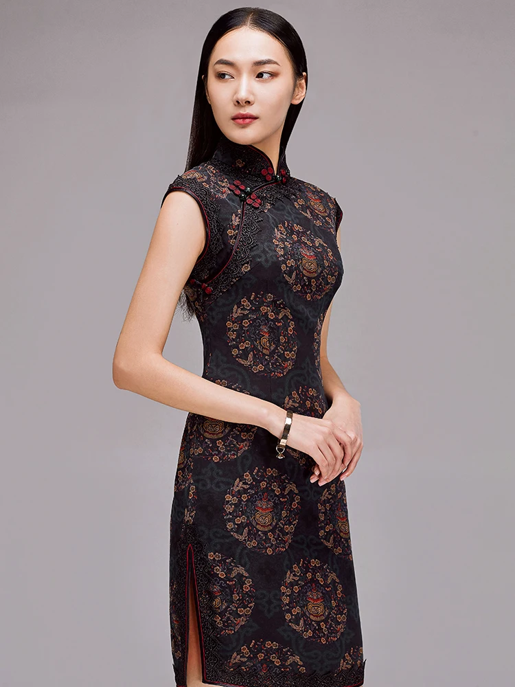 

Шелковая блузка премиум-класса с цветочным принтом в винтажном стиле, с квадратным вырезом и низким разрезом, улучшенная версия Xiangyun