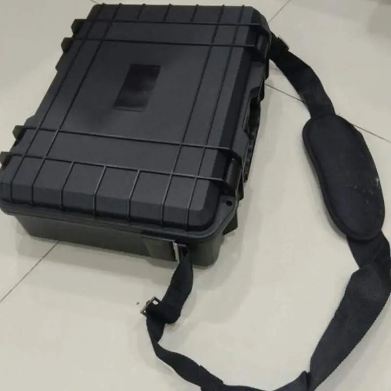 A caixa proteção plástica exterior do equipamento caracteriza a construção resistente à corrosão e o compartimento da