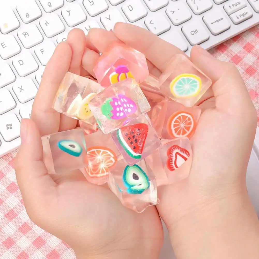 Tpr Giocattolo per cubetti di ghiaccio Set di giocattoli da spremere per cubetti di ghiaccio per frutta per alleviare lo stress Kit di giocattoli per cubetti di frutta per cartoni animati per bambini Adolescenti Adulti Morbido Tpr