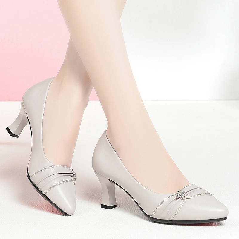 Spring Autumn New Fashion Shallow Mouth Pointed Rhinestone Work High Heels Female Comfortable Soft Leather Single Shoe