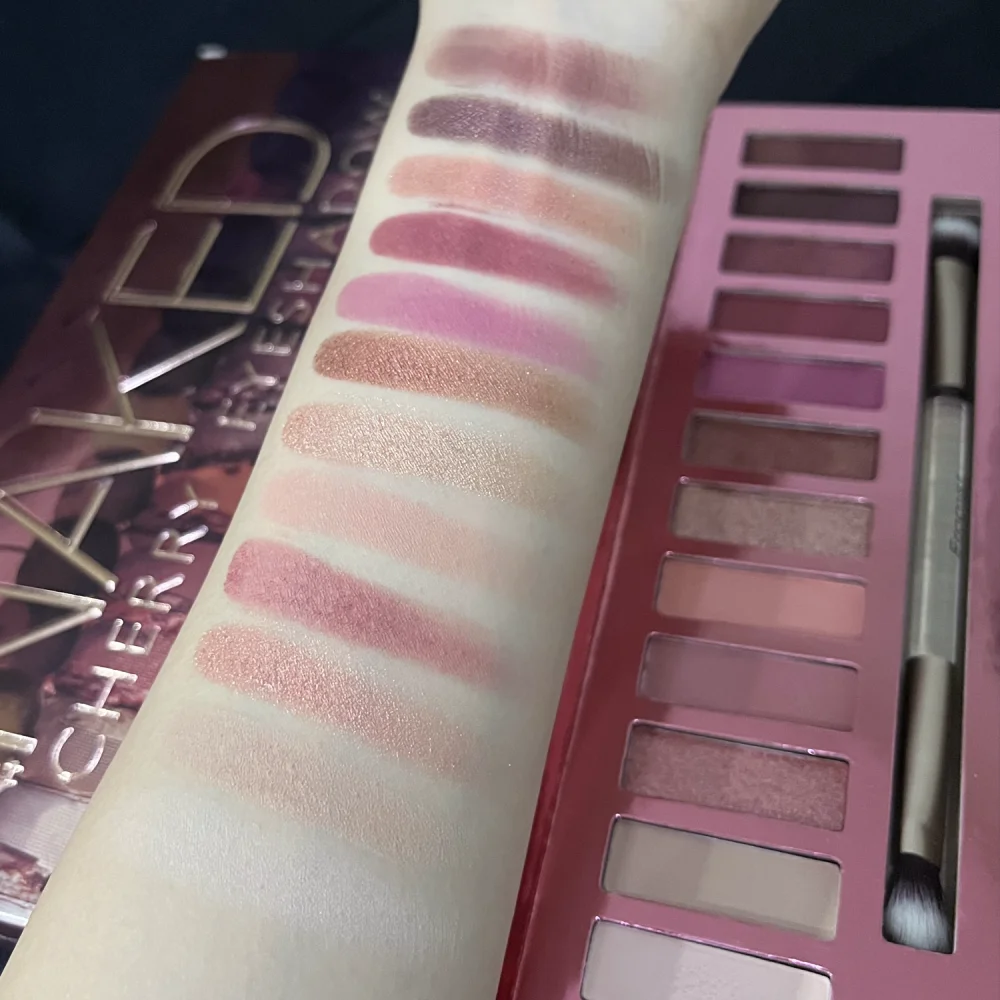 12色アイシャドウパレット 長持ち 簡単メイク ブラウンアイシャドウパレット ピンクアイシャドウパレット