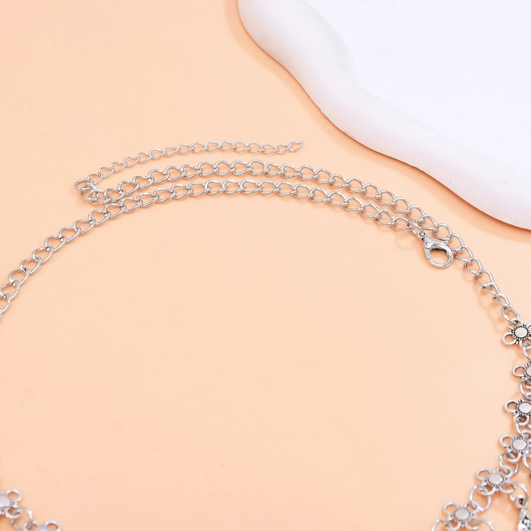 Retro Silvery Alloy Hollow Moon Pendant Forehead Headpiece for Women Boho Ethnic Indian Kurdish Gypsy Hair Accessories Jewelry