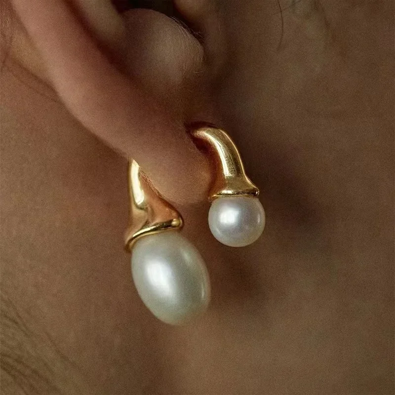 Trendy Jewelry Back Frond Gold Color Stud Earrings Eelegant Temperament Hot Sale Simulated Pearl Earrings For Women Girl Gift