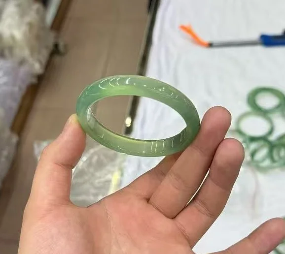 

НОВЫЙ браслет из натурального халцедонового нефрита, изысканный браслет-кольцо цвета ледяной зелени, модное женское украшение для рук, изысканный браслет, ювелирное изделие высокого качества