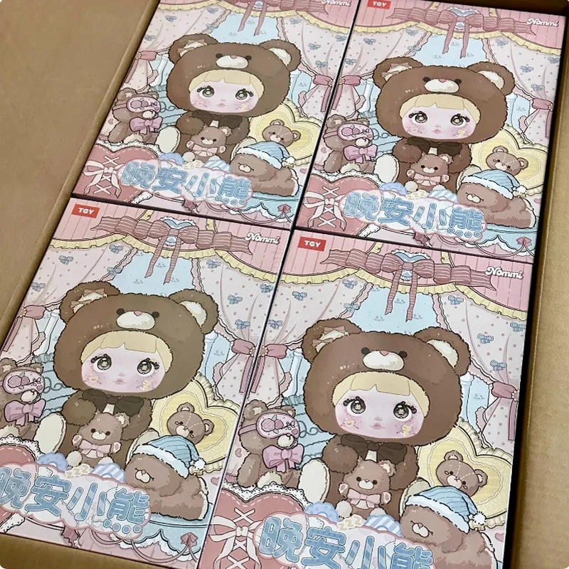 Hot Nommi 400% กล่องตาบอด Goodnight Bear Series Nommi ตุ๊กตาไวนิลตกแต่งห้องตุ๊กตา Mystery กล่องของเล่น Xmas ของขวัญของเล่น