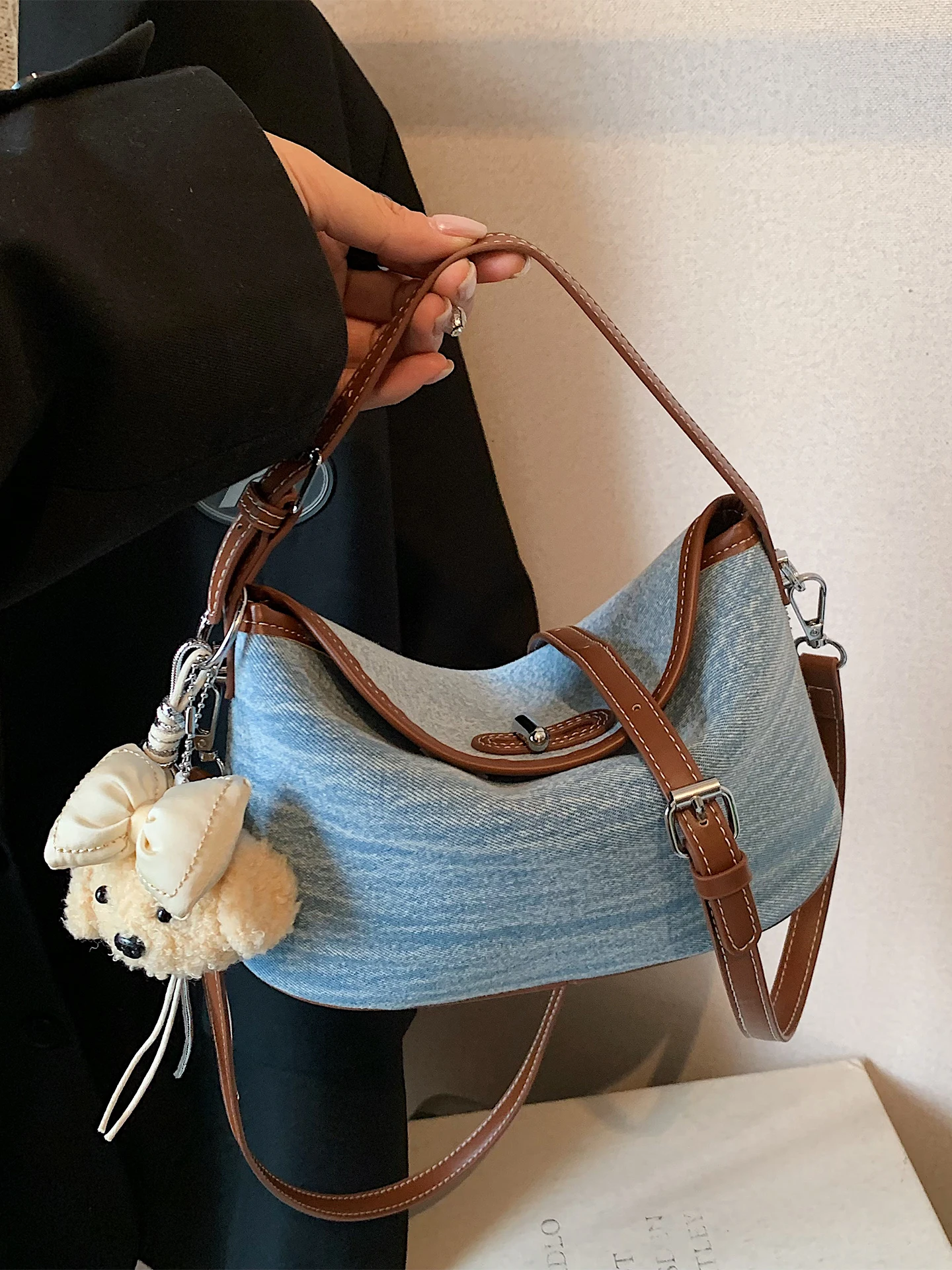 

Fashionable Versatile Women's Shoulder Bag Crossbody Bag Spring Summer New Style PU Leather Square Shape Handbag Commuter Bag