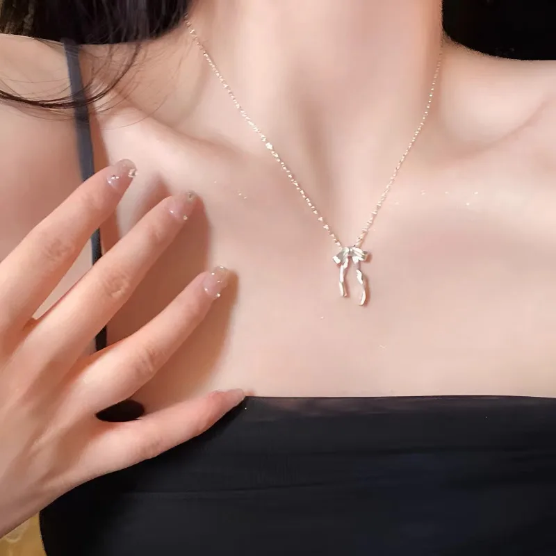 

Fashionable Bowknot Pendant Necklace Delicate Bowknot Pendant Clavicle Chain Neck Jewelry Charm for Fashion Women