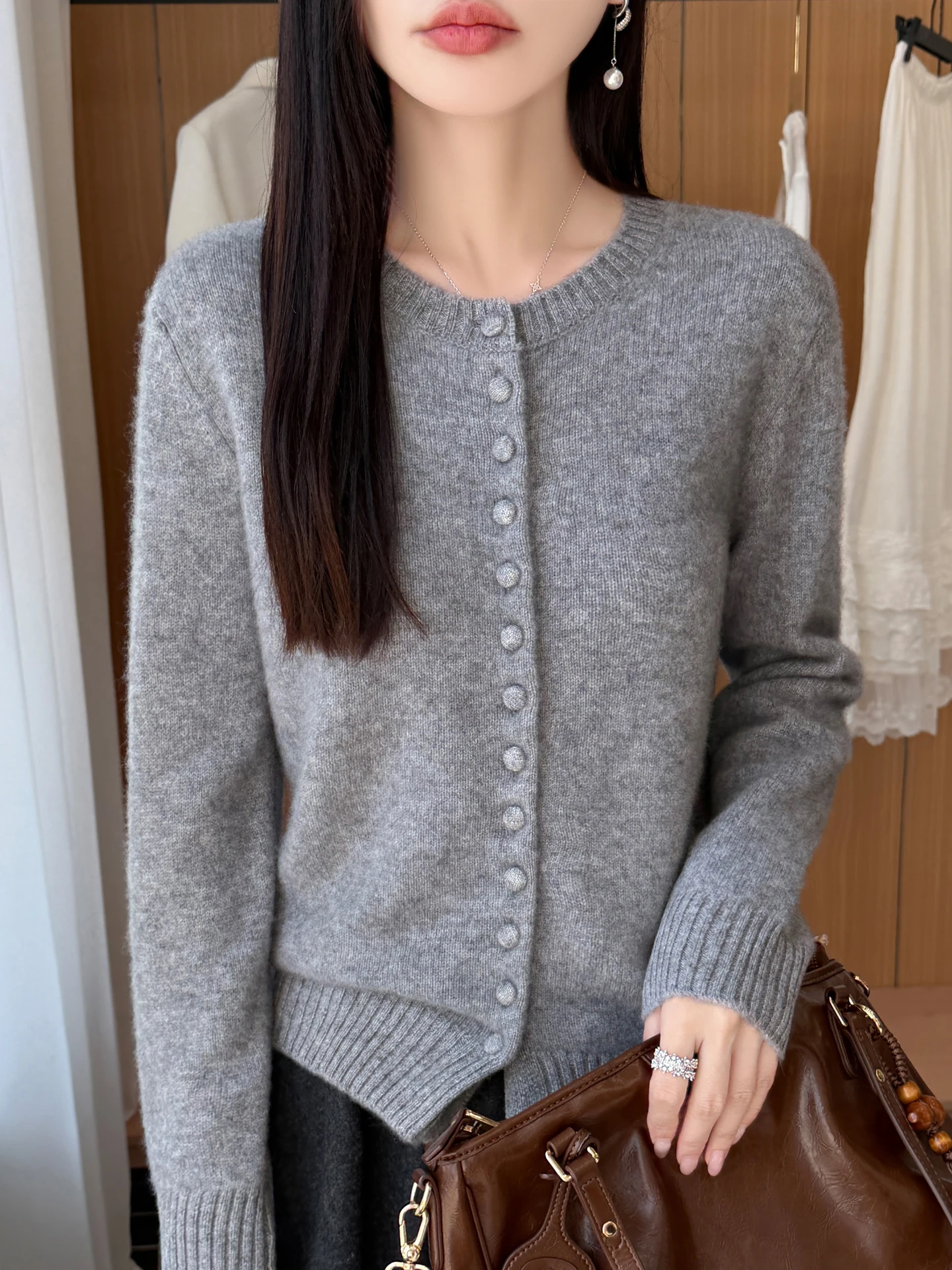 100% Merino Wool Women Cardigan Autumn Winter Warm Button Down Sweater Round Neck Long Sleeve Soft Knit Top Elegant Basic Style