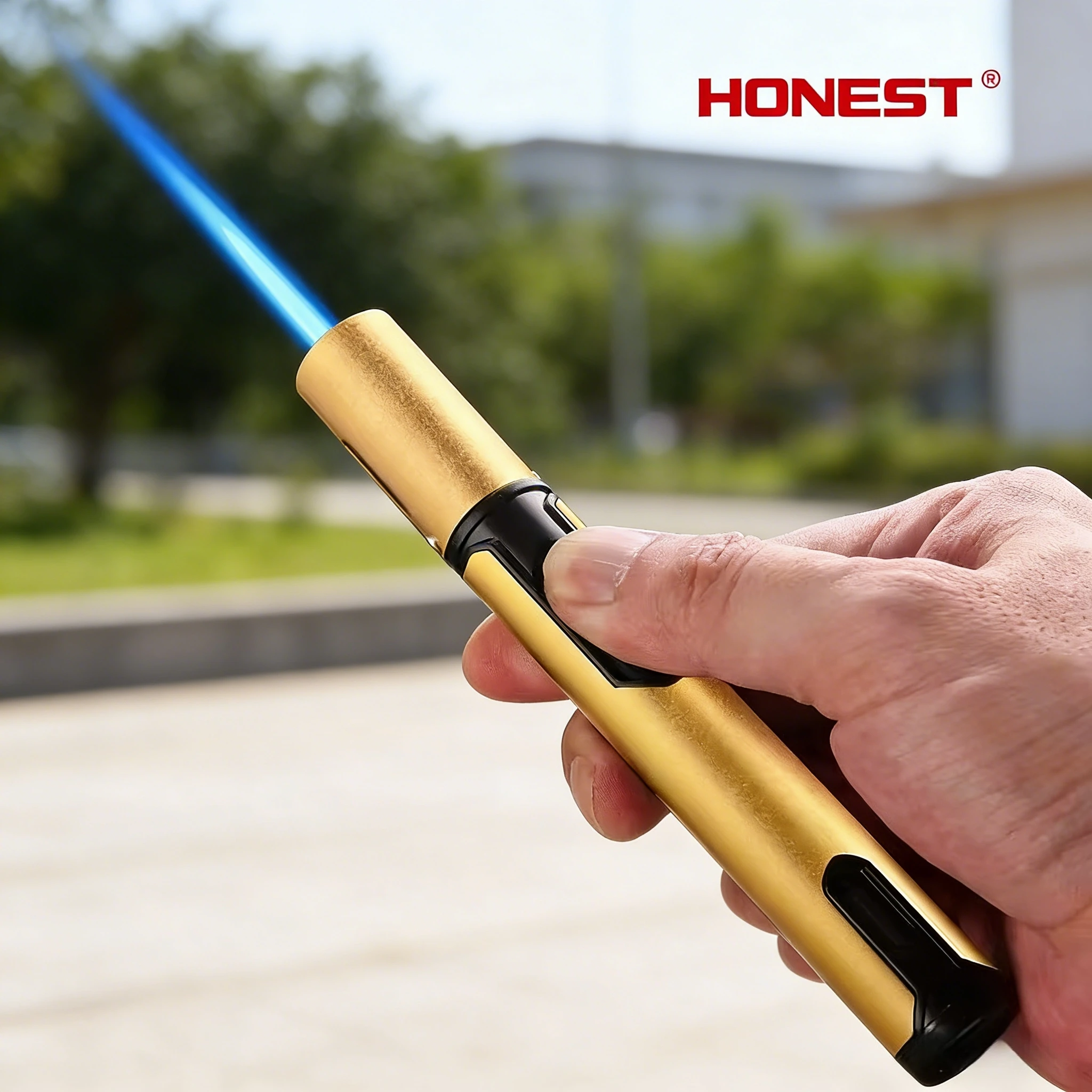 HONEST Cigar Lighter  Jet Flame Portable Butane Torch Lighter with Punch Mini Plastic Cigarette Lighter For Gift （No Gas）