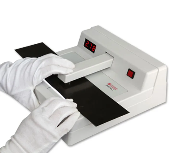 

DM3011 Black and White Digital Densitometer