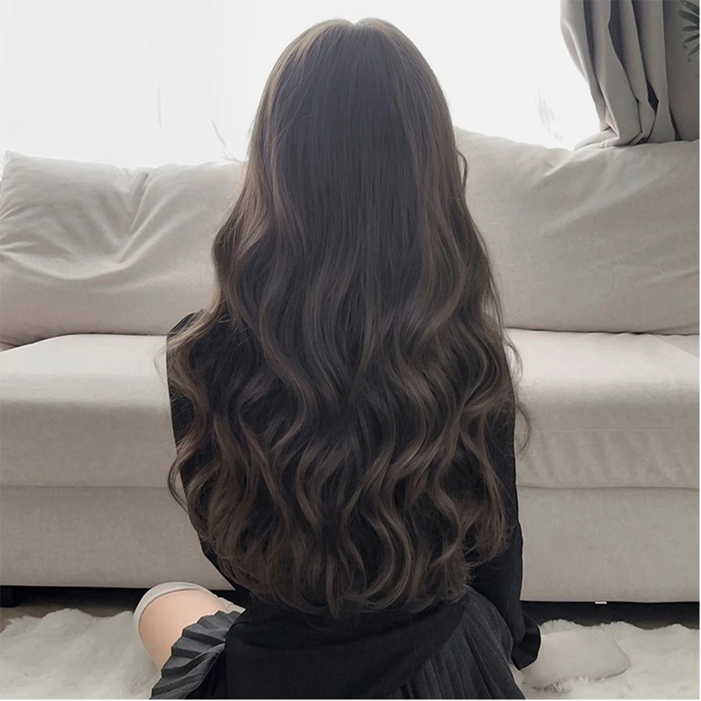 Parrucca sintetica naturale ondulata marrone freddo con frangia Parrucca lunga in fibra di capelli ricci di alta qualità per le donne Parrucca resistente al calore per uso quotidiano