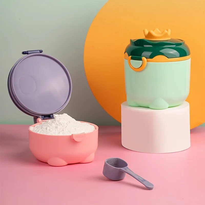 Crown themed large capacity milk powder dispenser, portable double-layer thickened baby formula milk powder container