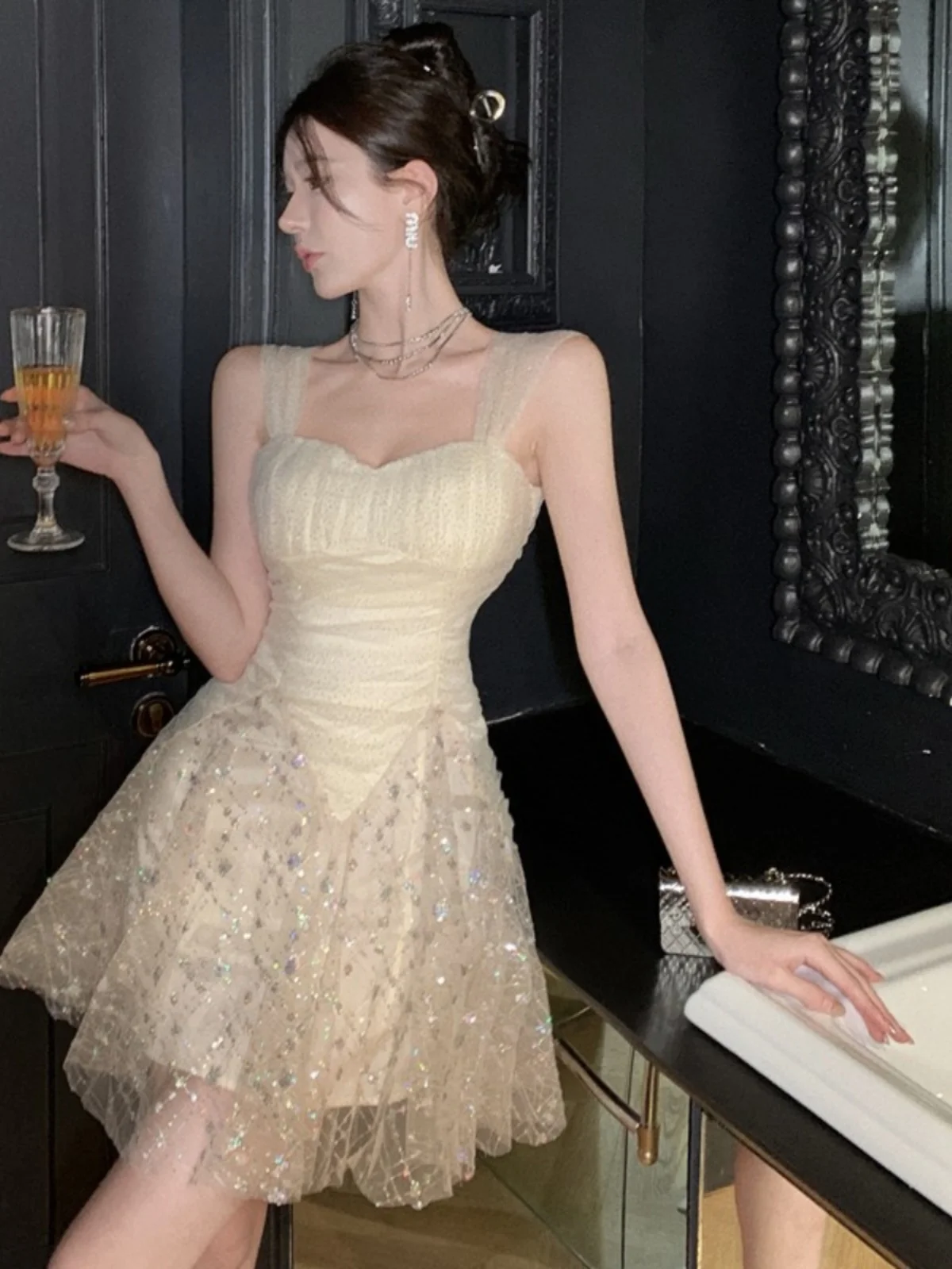 فستان أميرة الجنية الجذاب بكتف واحد وحزام شبكي وتطريز الترتر، تنورة عالية الخصر بتصميم A-line، قصير الطول، أنيق لفصل الصيف. #5